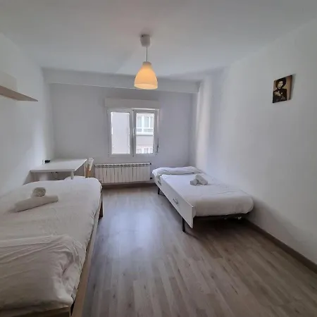 103a Moderno 2 Apartment *